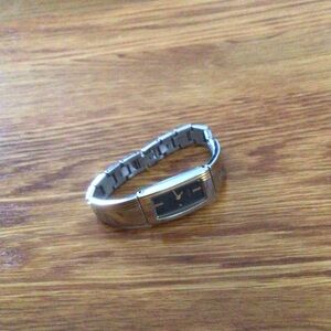 Pulsar Silver Wearable Electronics Wristband